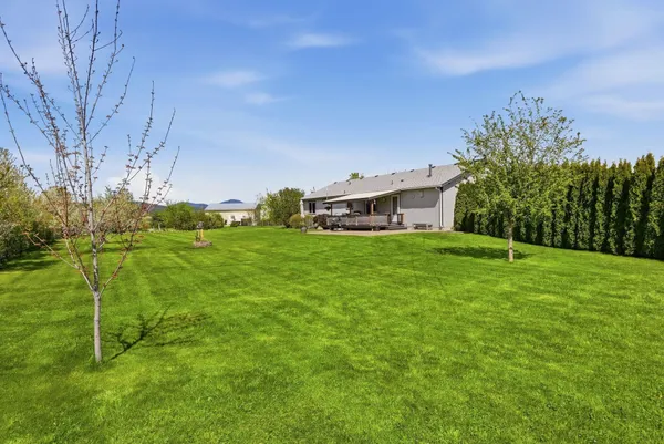 $889,900 | 6211 North Blue Skies Street, Newman Lake, WA 99025