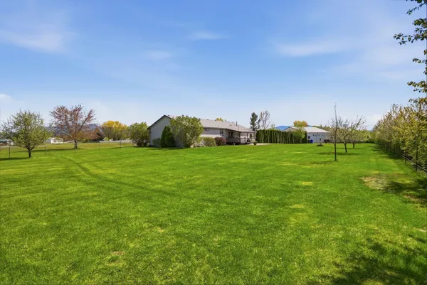$889,900 | 6211 North Blue Skies Street, Newman Lake, WA 99025