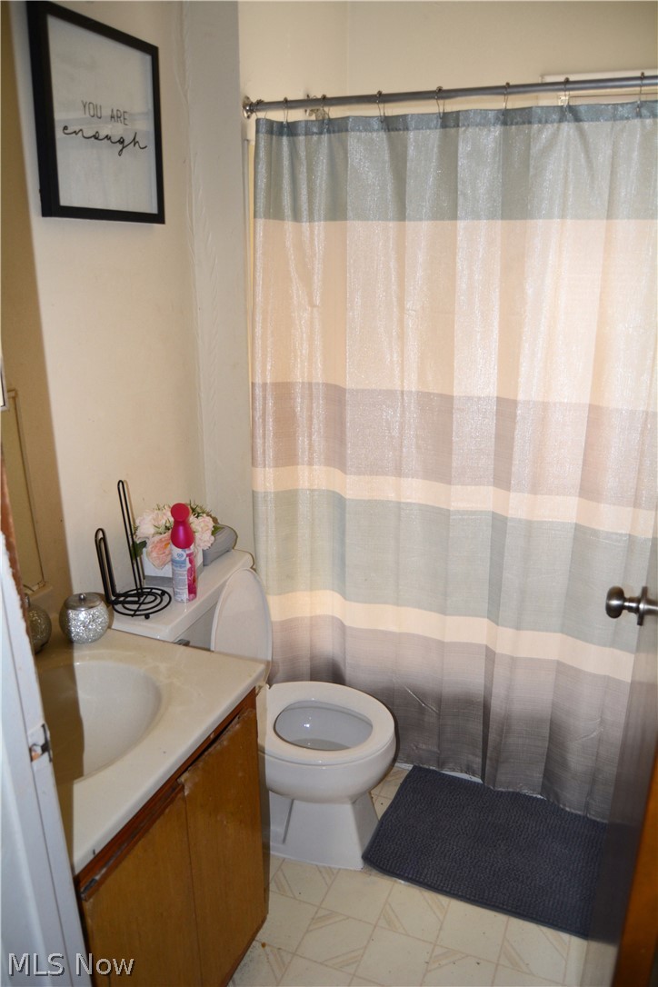 825 Alhambra Road Cleveland, OH 44110 - Photo 21 of 28