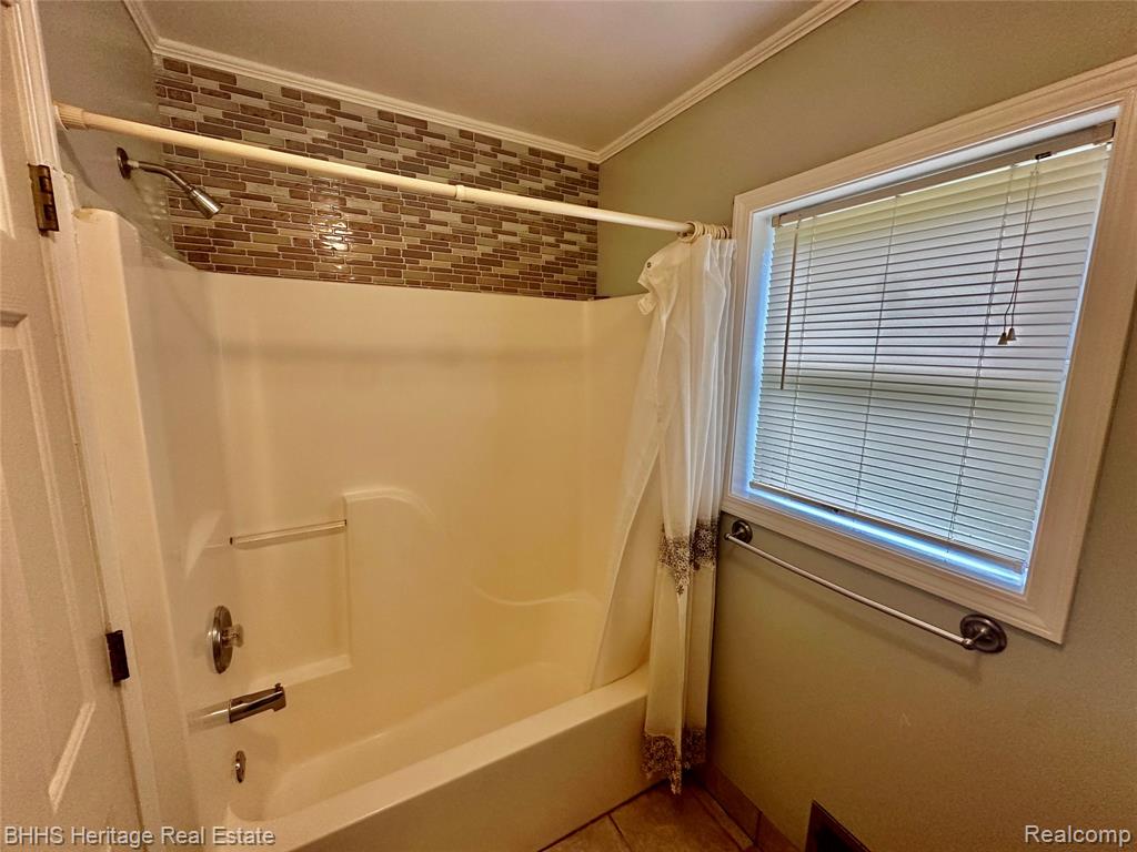 1921 North Gregory Road Fowlerville, MI 48836 - Photo 23 of 36 Gallery Image 23