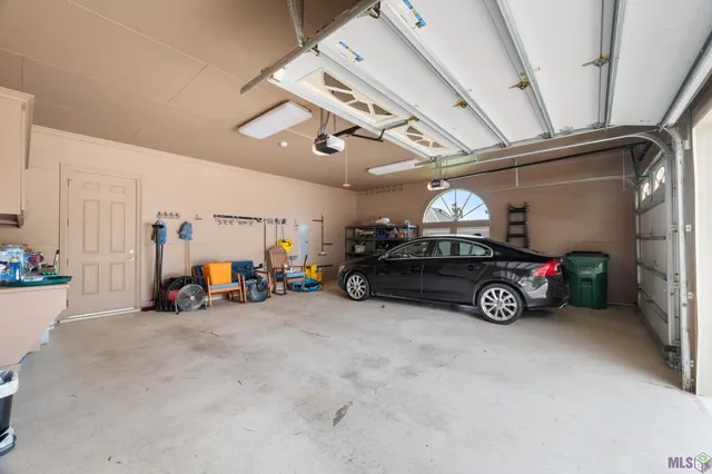 $1,250,000 | 156 Northlake Drive, Thibodaux, LA 70301