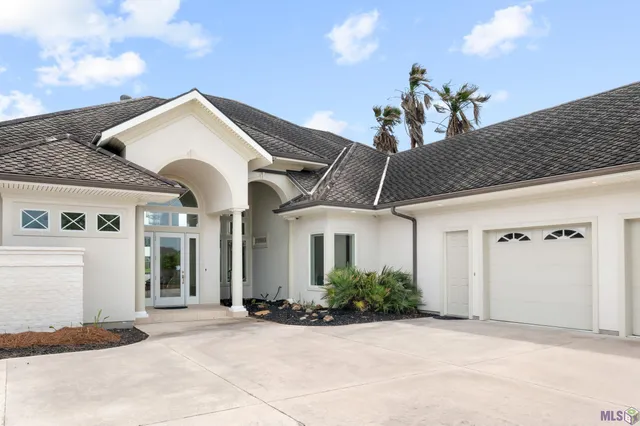 $1,250,000 | 156 Northlake Drive, Thibodaux, LA 70301