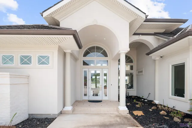 $1,250,000 | 156 Northlake Drive, Thibodaux, LA 70301