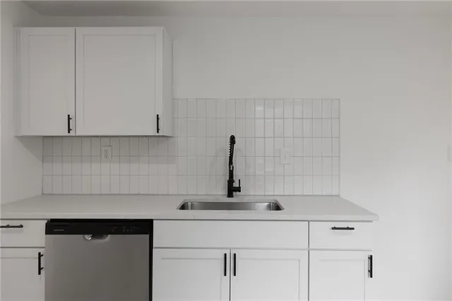 $295,900 | 3242 Roberts Street, Kansas City, MO 64124