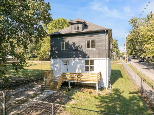 $295,900 | 3242 Roberts Street, Kansas City, MO 64124