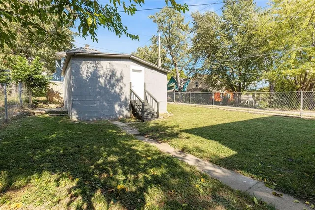 $295,900 | 3242 Roberts Street, Kansas City, MO 64124
