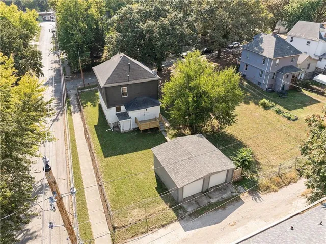 $295,900 | 3242 Roberts Street, Kansas City, MO 64124