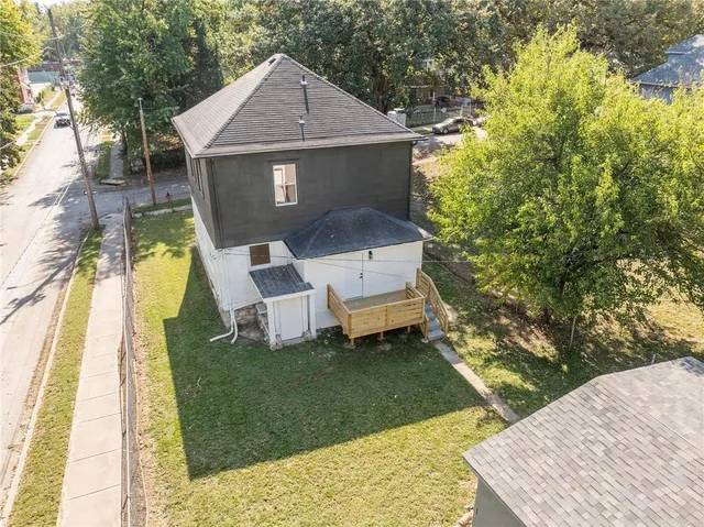 $295,900 | 3242 Roberts Street, Kansas City, MO 64124