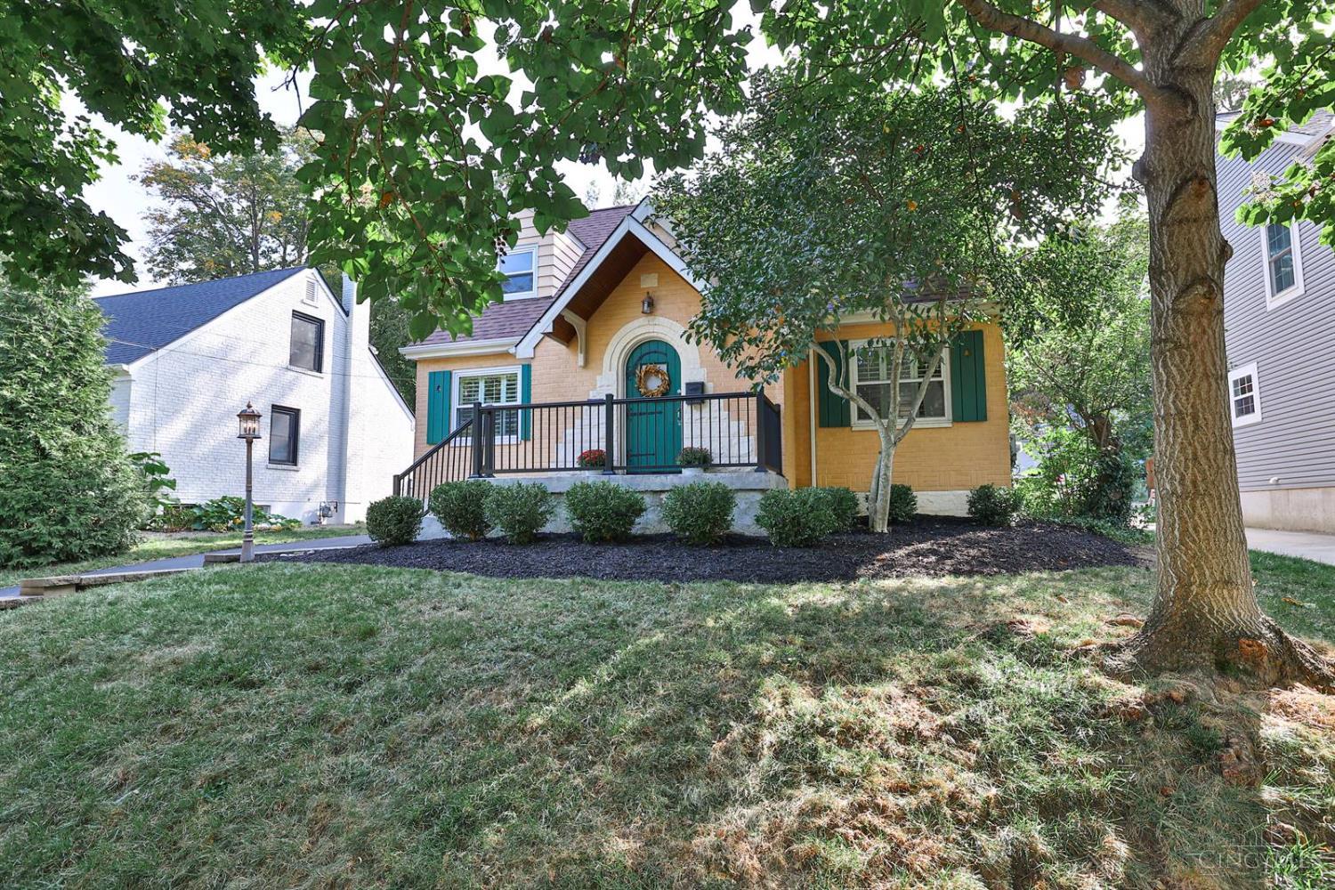 3860 Settle Road Mariemont, OH 45227 - Photo 2 of 37