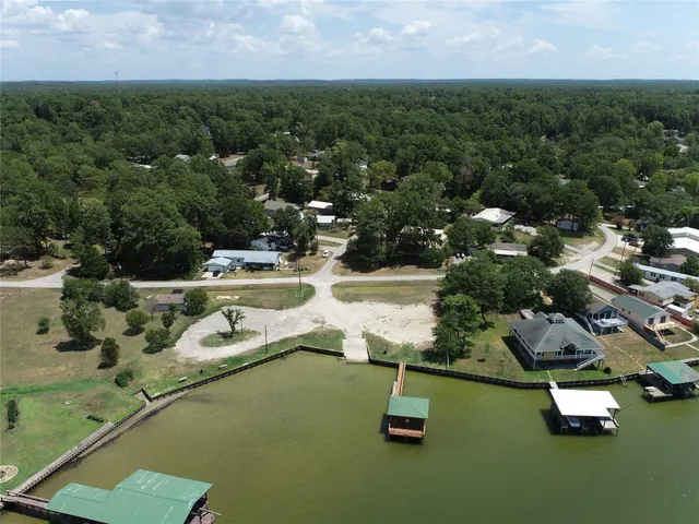a view of a water fountain