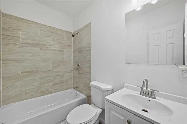 $1,225 | 809 North Maxey Street, Sherman, TX 75090