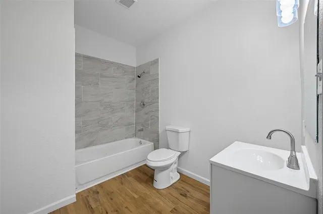 $1,250 | 809 North Maxey Street, Sherman, TX 75090