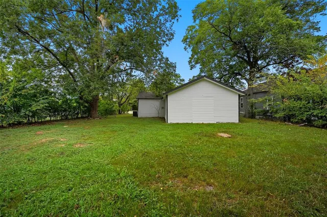$1,250 | 809 North Maxey Street, Sherman, TX 75090