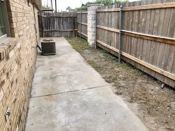 $825 | 724 O Hare Drive, Edinburg, TX 78539
