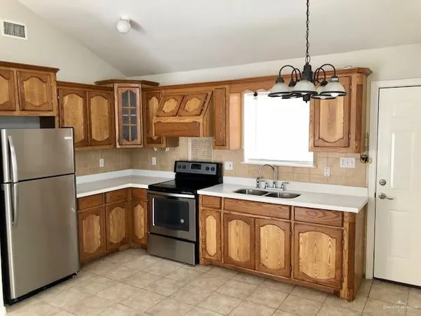 $825 | 724 O Hare Drive, Edinburg, TX 78539