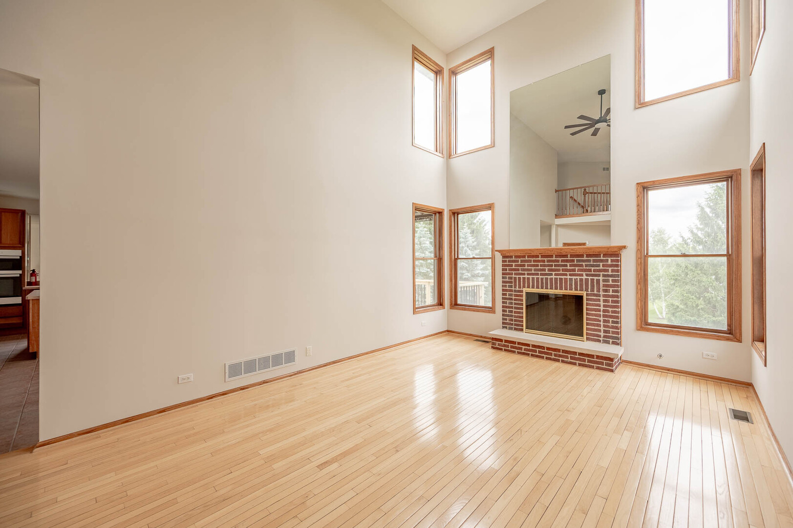 1295 Hunters Ridge West Hoffman Estates, IL 60192 - Photo 5 of 32 Gallery Image 5