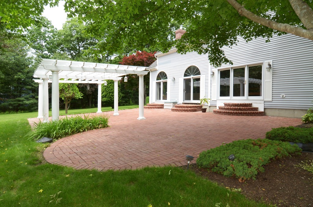 12 Benson Road Hopkinton, MA 01748 - Photo 2 of 30 Gallery Image 2