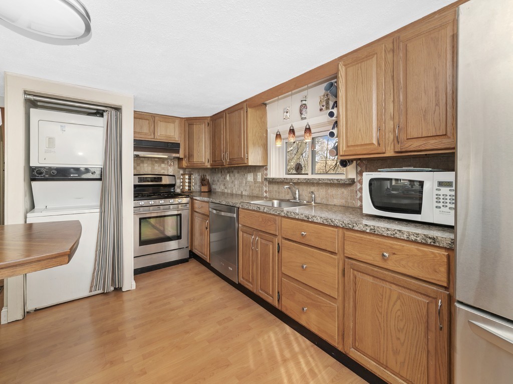 69 Green Street Reading, MA 01867 - Photo 13 of 26