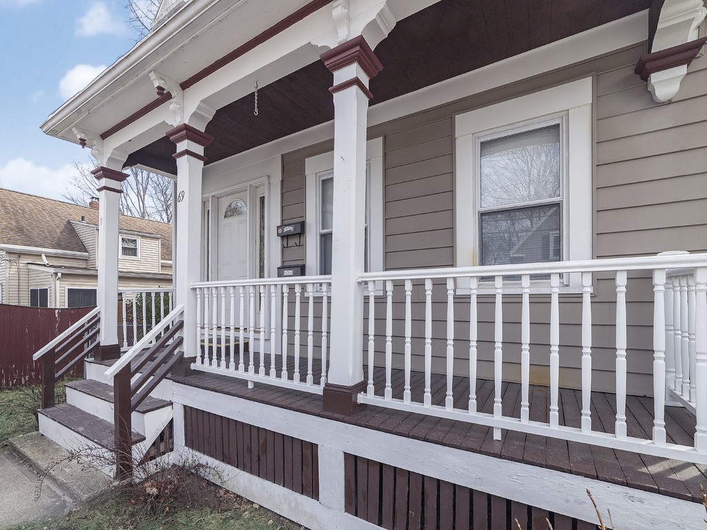 69 Green Street Reading, MA 01867 - Photo 4 of 26