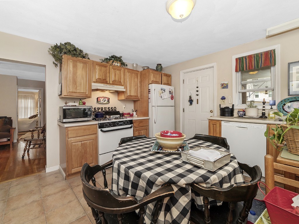 69 Green Street Reading, MA 01867 - Photo 9 of 26