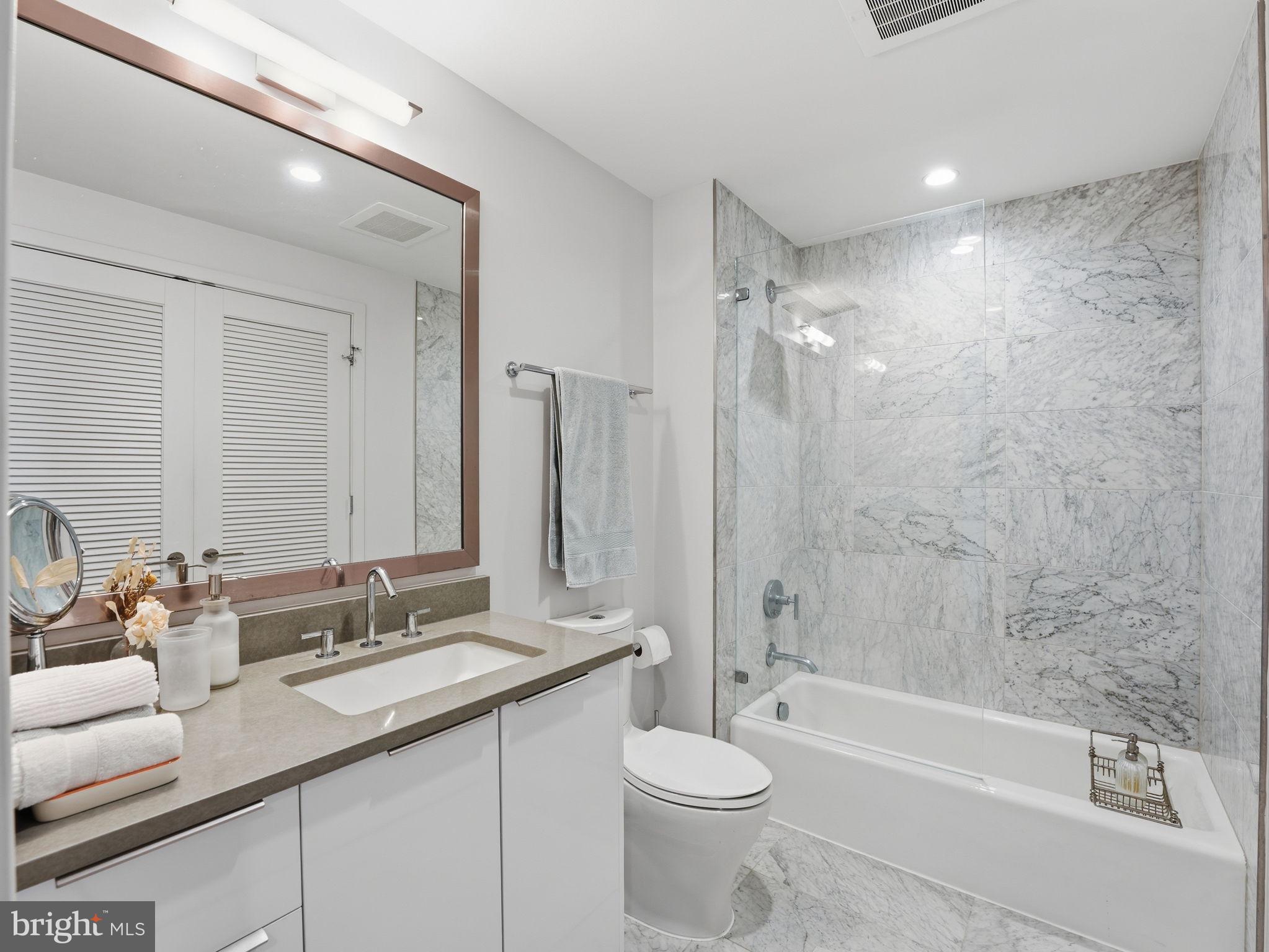 45 Sutton Square Southwest, Unit 702 Washington, DC 20024 - Photo 18 of 33