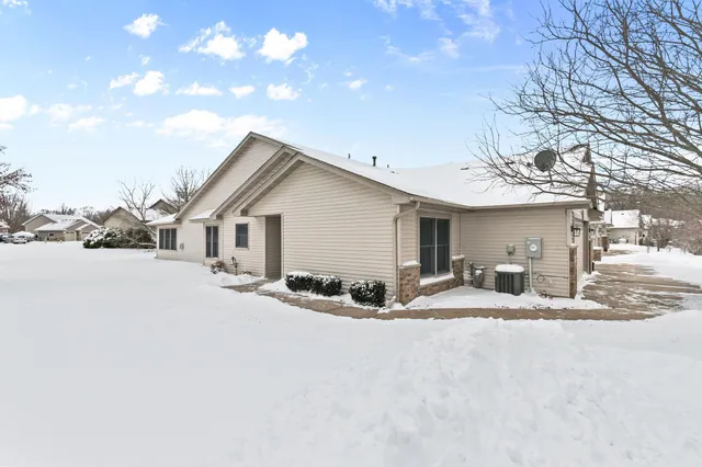 $315,000 | 10993 Kirby Boulevard, Chisago City, MN 55013
