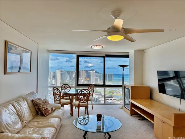 $3,300 | 88 Piikoi Street, Unit 3606, Honolulu, HI 96814