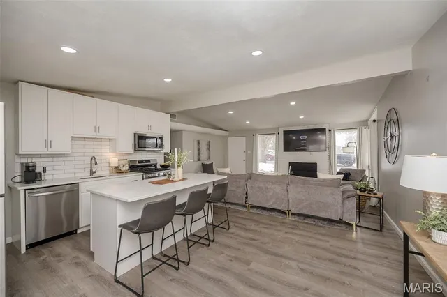 $185,000 | 7210 Berkridge Drive, Hazelwood, MO 63042