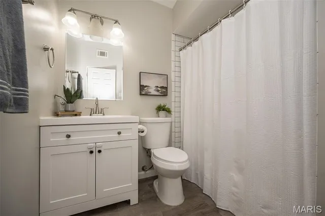 $185,000 | 7210 Berkridge Drive, Hazelwood, MO 63042