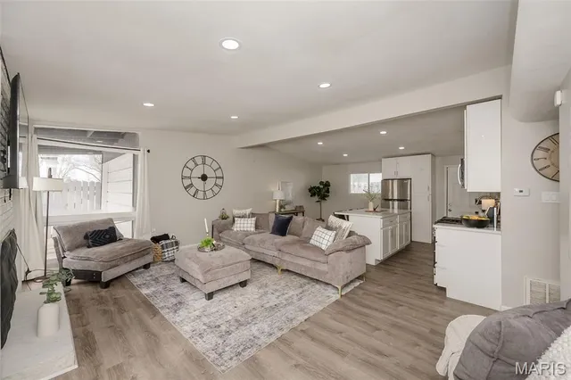 $185,000 | 7210 Berkridge Drive, Hazelwood, MO 63042