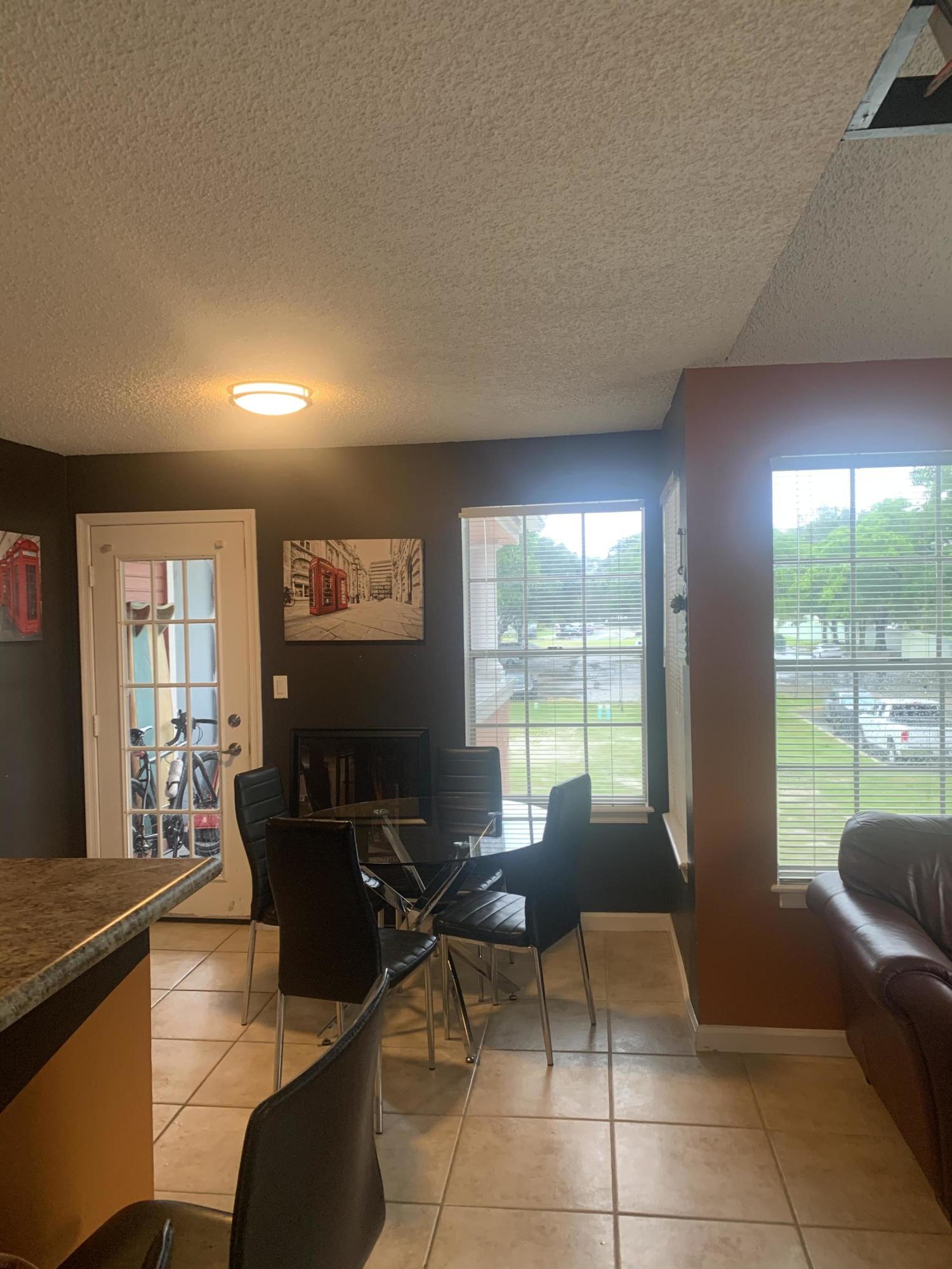 1335 Crystal Way, Unit P Delray Beach, FL 33444 - Photo 5 of 15 AD5F5694-BBCC-45CD-9566-D938D7FA1249