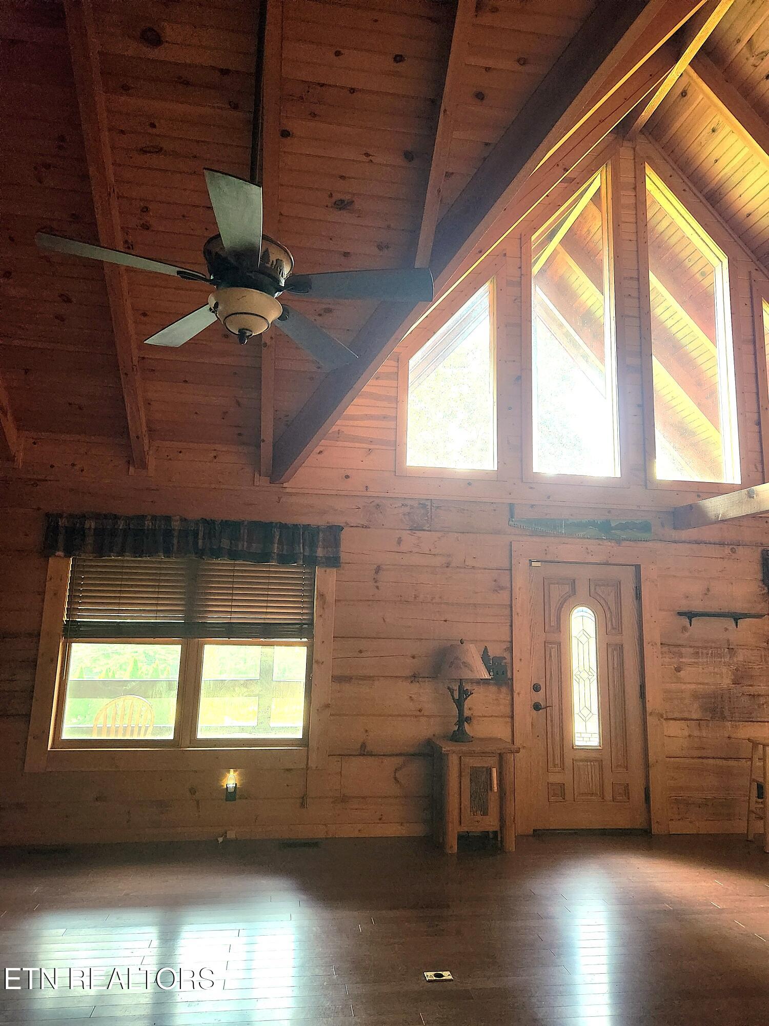 1551 Belltown Road Tellico Plains, TN 37385 - Photo 16 of 33 lvgdoor