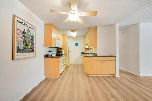 $160,000 | 4 Pine Tree Drive, Unit 110, Arden Hills, MN 55112
