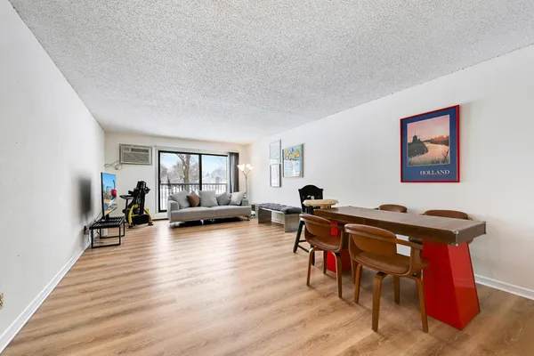 $160,000 | 4 Pine Tree Drive, Unit 110, Arden Hills, MN 55112