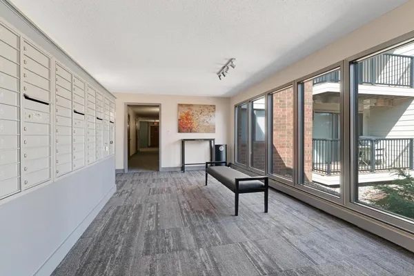 $160,000 | 4 Pine Tree Drive, Unit 110, Arden Hills, MN 55112