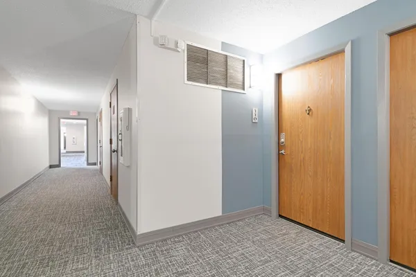 $160,000 | 4 Pine Tree Drive, Unit 110, Arden Hills, MN 55112