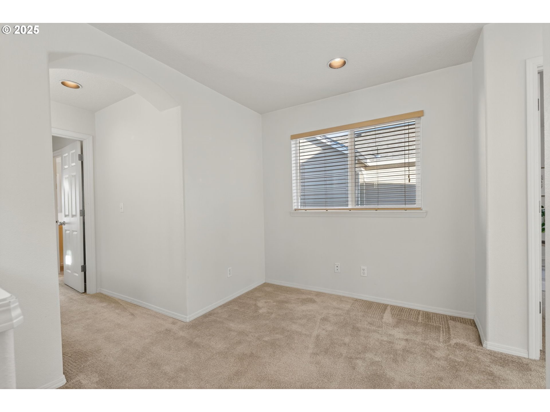 6262 Southwest 205th Avenue Beaverton, OR 97078 - Photo 17 of 36 a room with windows and closet