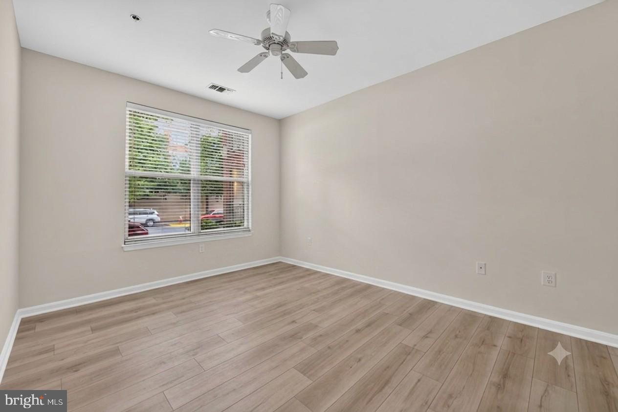 11775 Stratford House Place, Unit 112 Reston, VA 20190 - Photo 22 of 53 Primary Bedroom