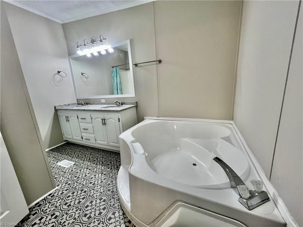 161 Noel Road Stoneville, NC 27048 - Photo 8 of 14 Gallery Image 8
