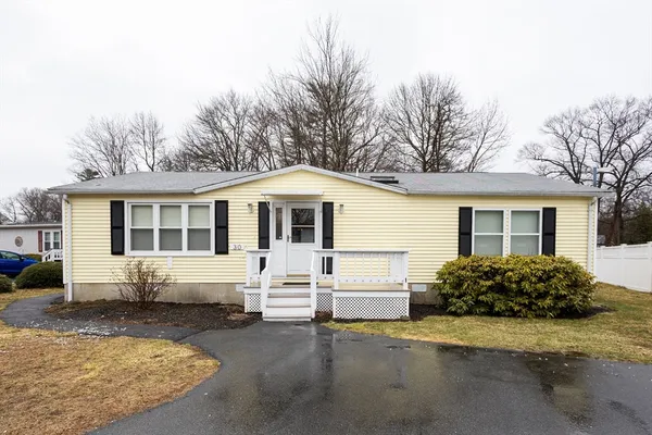 $339,900 | 30 Leisurewoods Drive, Rockland, MA 02370