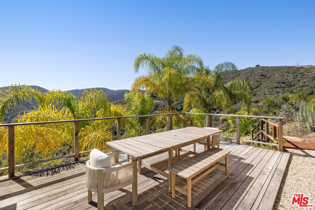 12705 Chalon Road Los Angeles, CA 90049 - Photo 44 of 47