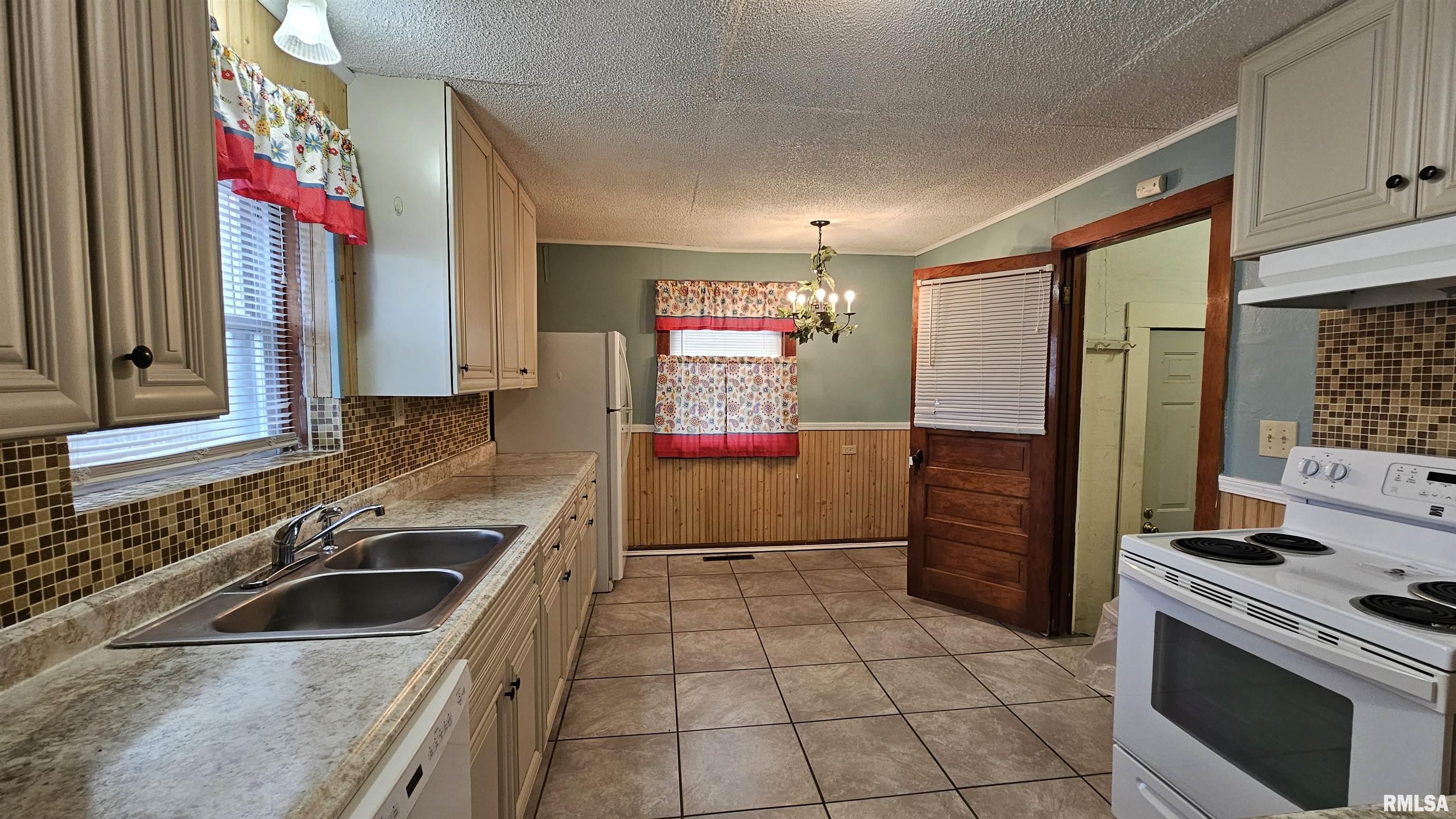 804 West Harrison Street Herrin, IL 62948 - Photo 4 of 20