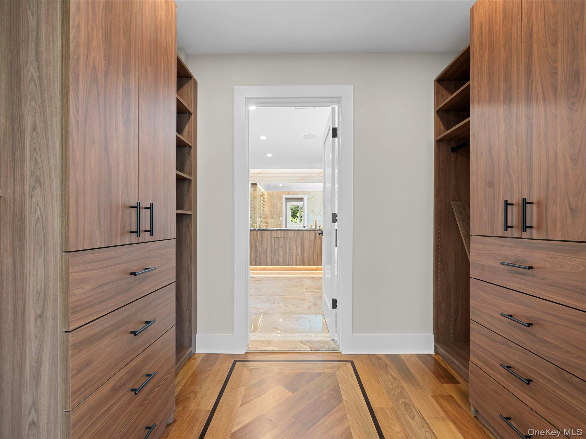 5 North Hills Road East Norwich, NY 11732 - Photo 34 of 50 a view of a dresser