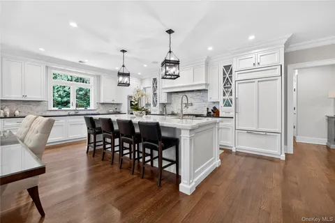 $2,995,000 | 379 Frost Pond Road, Glen Head, NY 11545