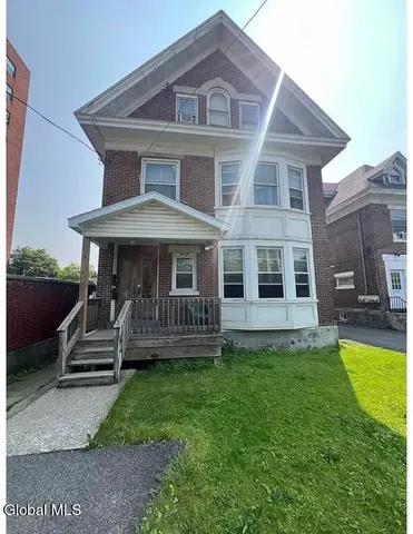 $1,800 | 126 Western Avenue, Unit 1, Albany, NY 12203