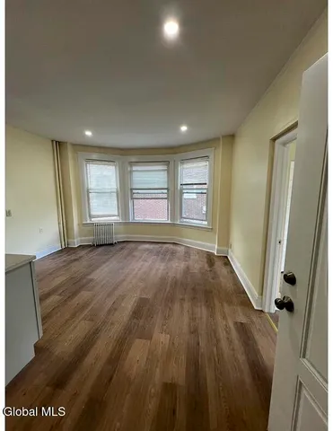 $1,800 | 126 Western Avenue, Unit 1, Albany, NY 12203