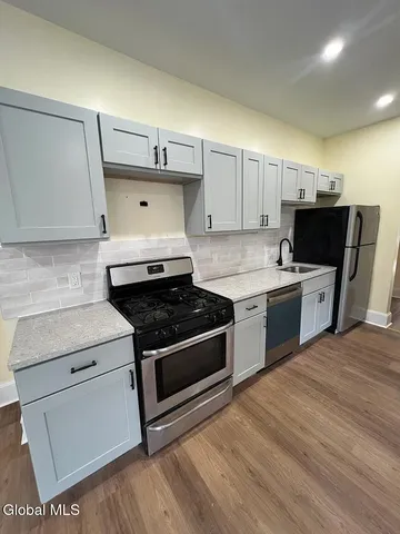 $1,800 | 126 Western Avenue, Unit 1, Albany, NY 12203