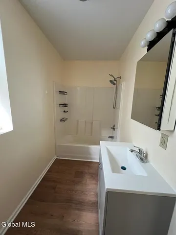 $1,800 | 126 Western Avenue, Unit 1, Albany, NY 12203