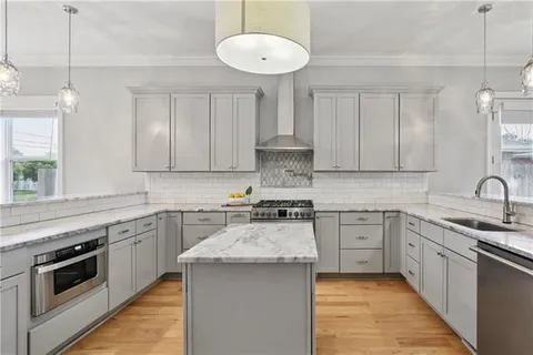 $549,000 | 1504 Carnation Avenue, Metairie, LA 70001