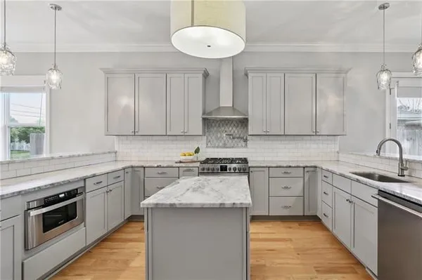 $549,000 | 1504 Carnation Avenue, Metairie, LA 70001